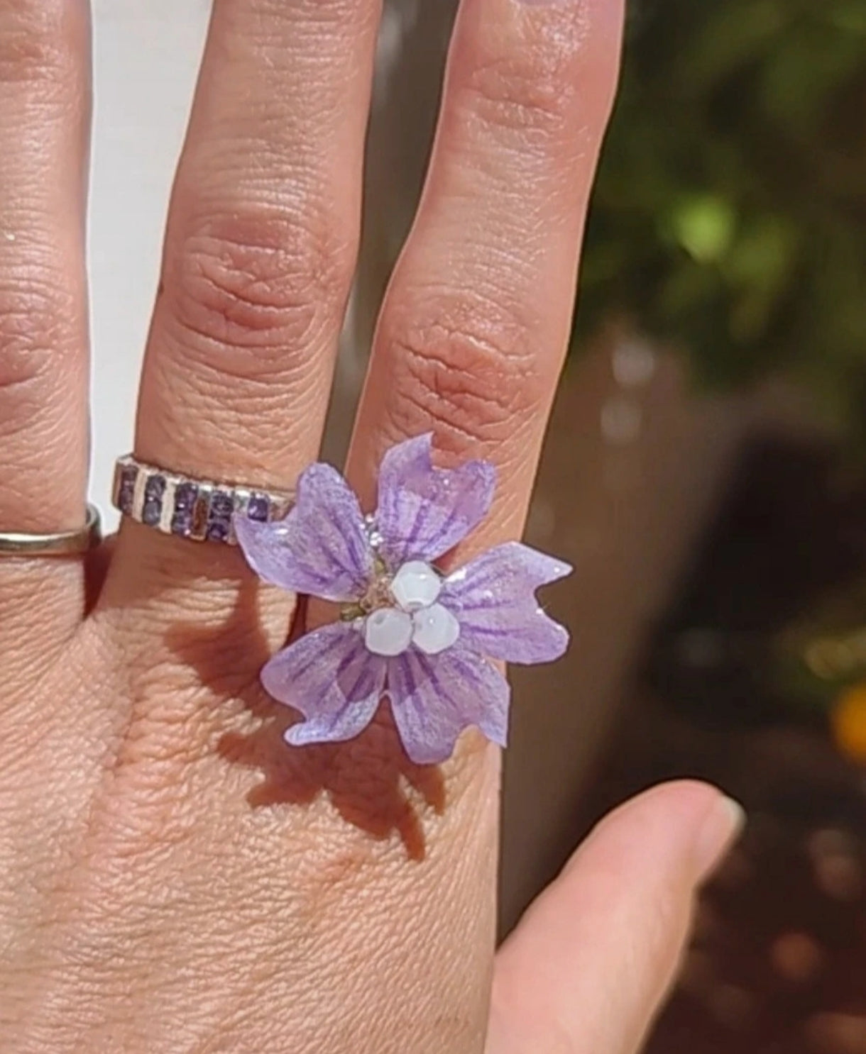 Anillo de malva real resinada