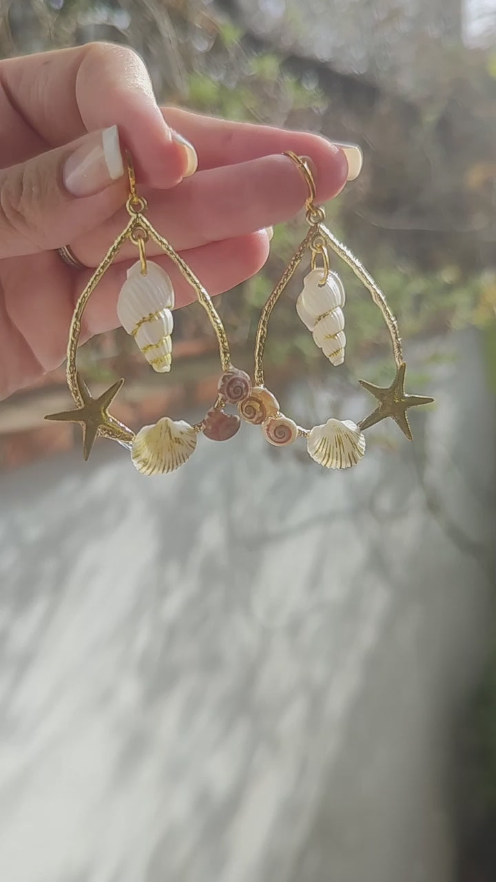 Pendientes con elementos marinos naturales