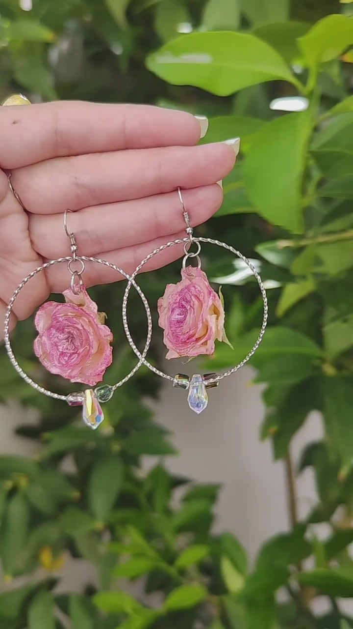 Pendientes de rosas reales resinadas