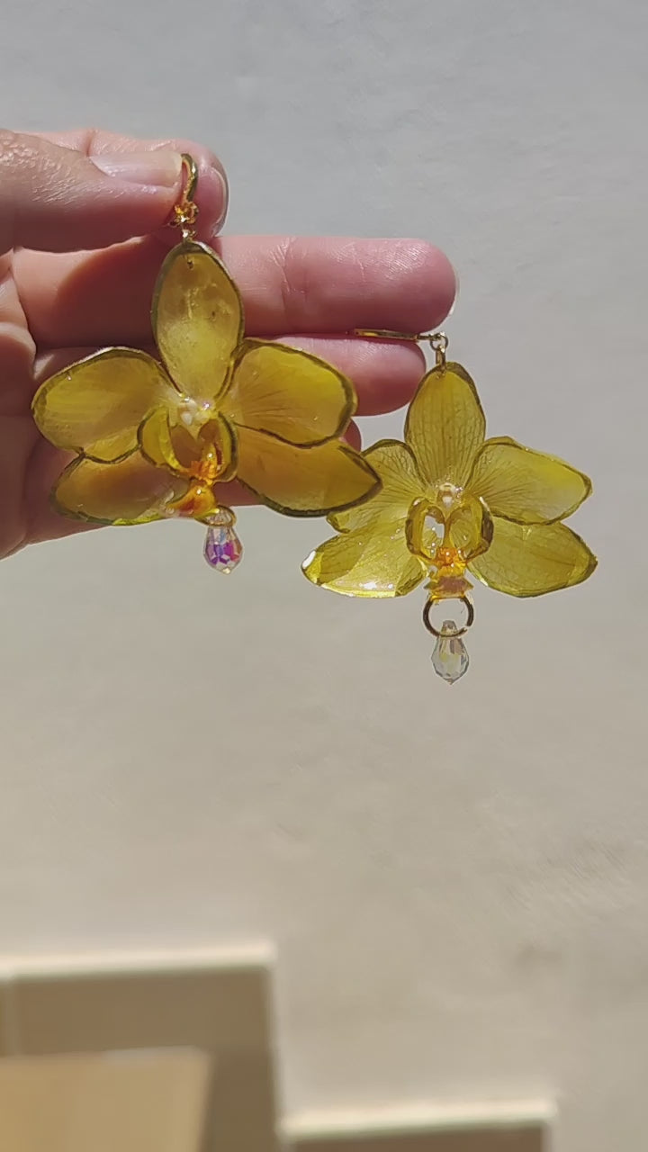 Pendientes de orquídea amarilla auténtica, joyería de resina hecha a mano, pendientes florales colgantes para mujer, regalo botánico