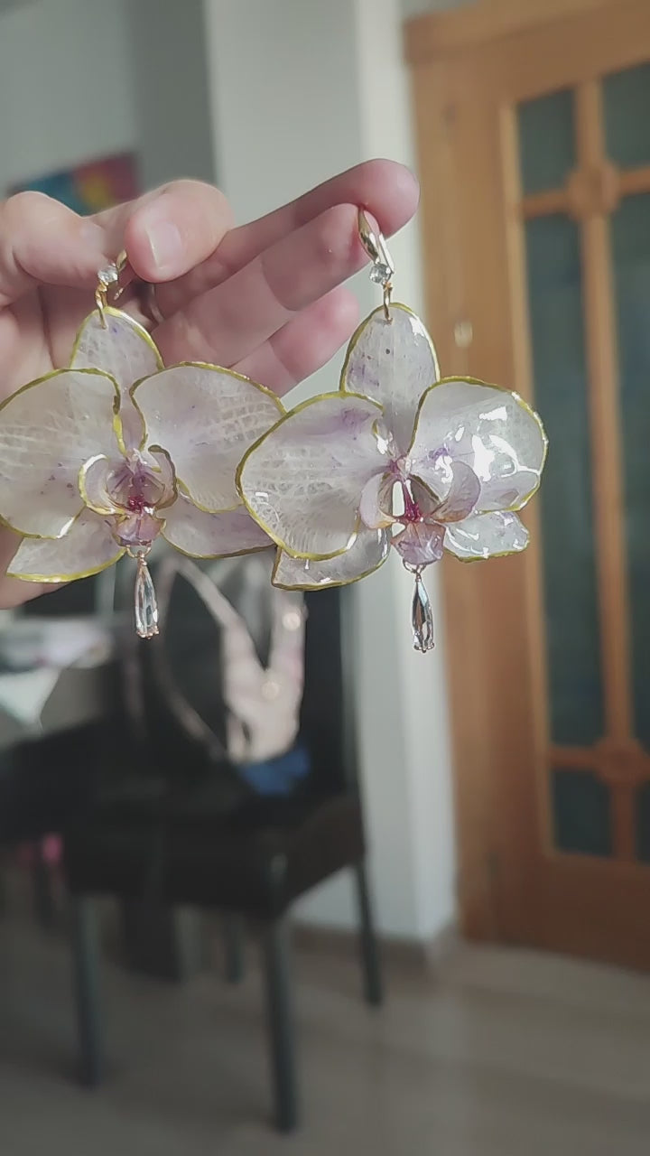 Pendientes de orquídeas auténticas • Baño en oro 18 k. Joyería floral hecha a mano • Aros con diseño botánico • Pendientes naturales • Regalo floral excepcional • Joyería cottagecore
