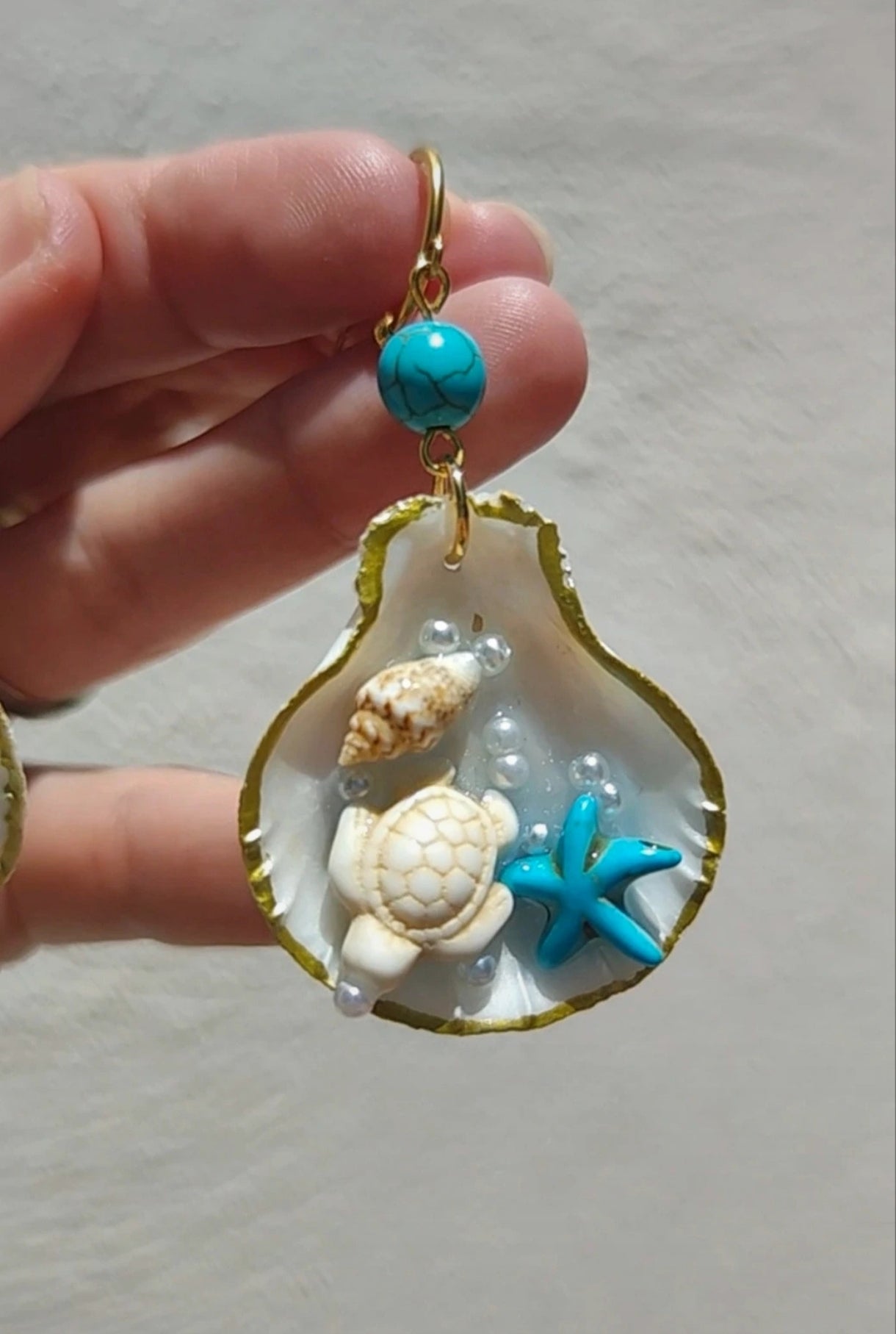 Pendientes artesanos para verano con concha natural