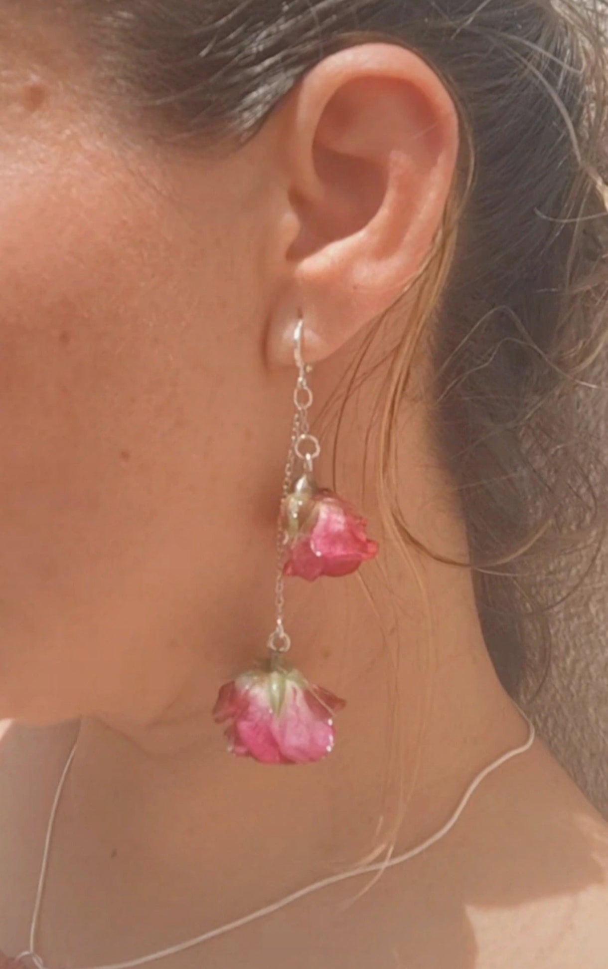 Pendientes de rosas reales resinadas