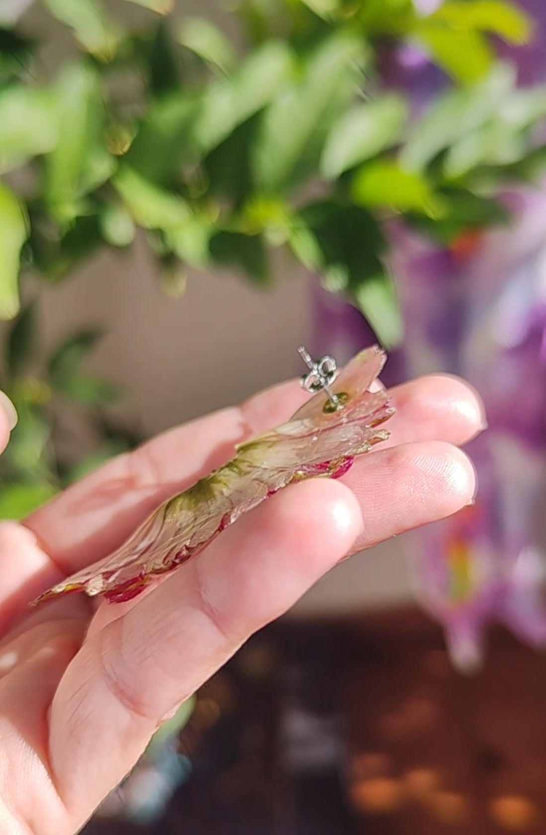 Pendientes de Gerberas Reales en Resina con Perfil Dorado – Joyería Floral Hecha a Mano – Flores Naturales Preservadas – Regalo Romántico y Boho