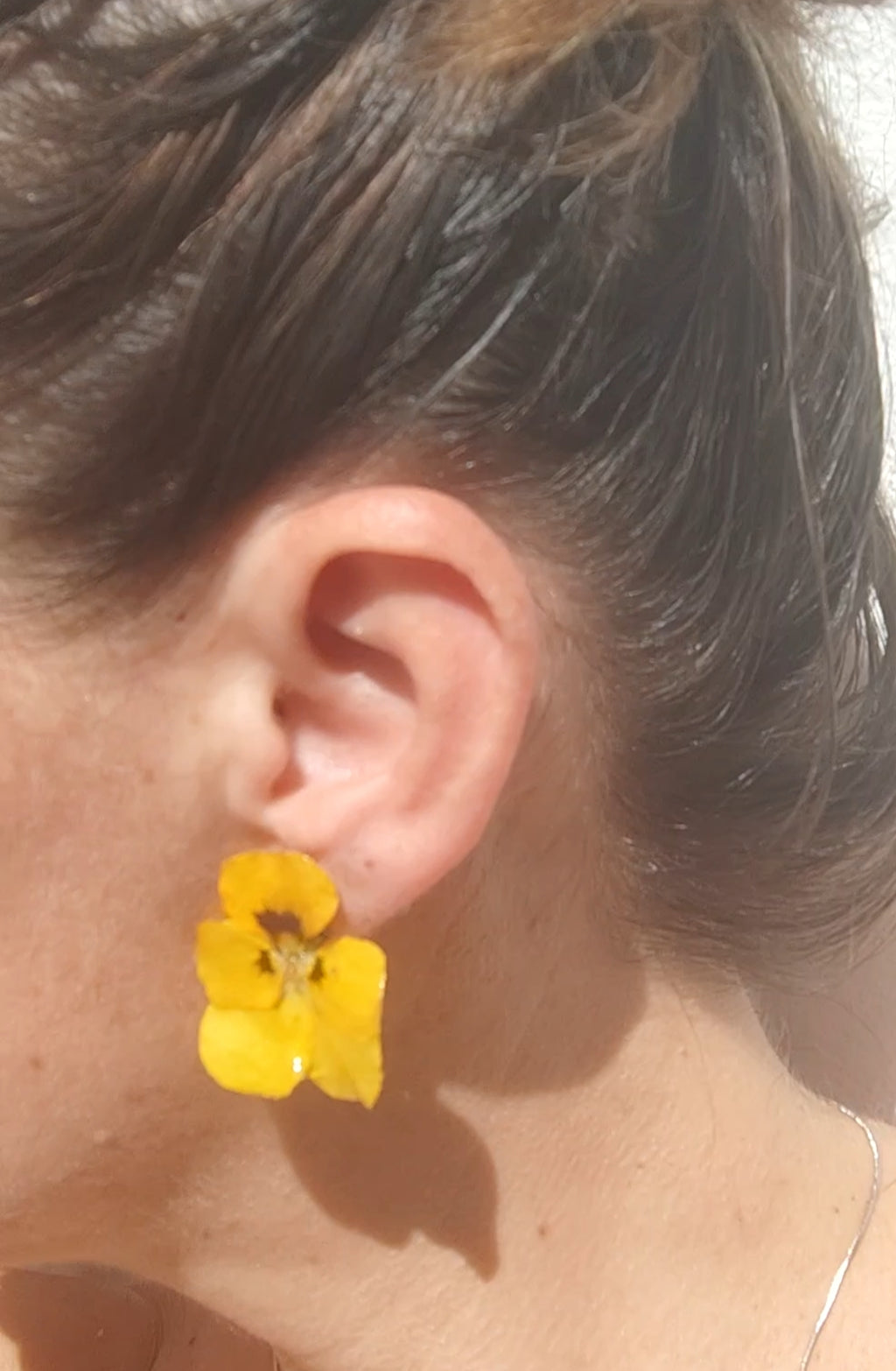 Conjunto pendientes y collar de pensamientos en resina