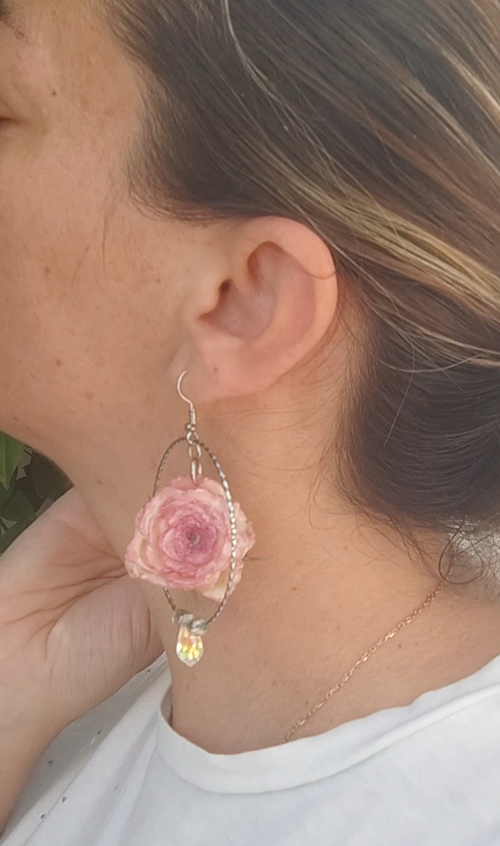 Pendientes de rosas reales resinadas