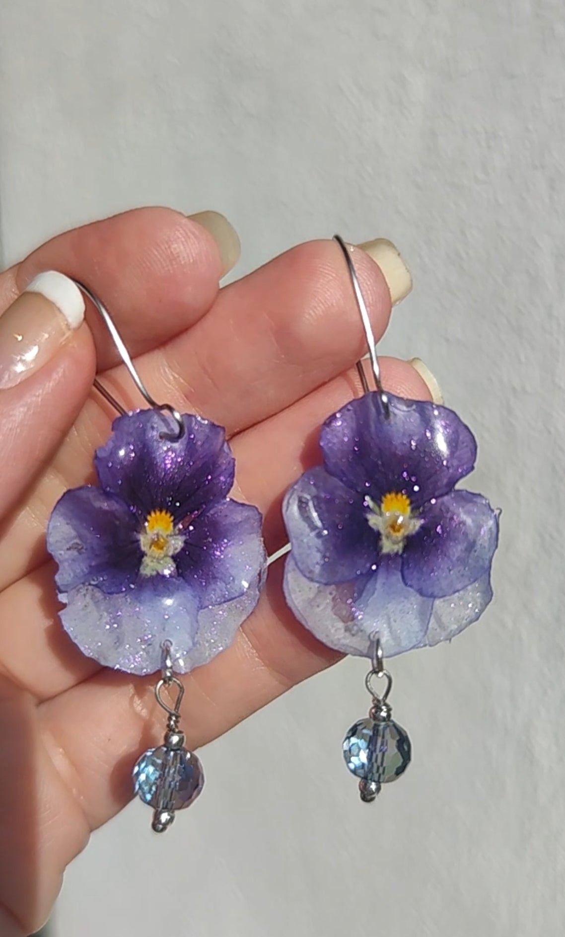 Pendientes de mini pensamientos auténticos resinados