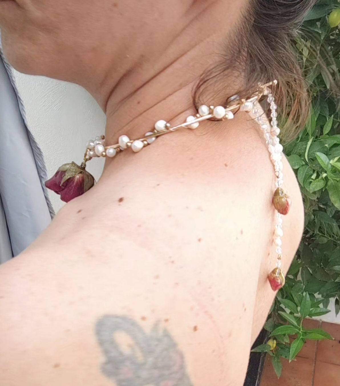 Collar Exclusivo de Perlas Naturales y Rosa Roja Preservada | Joyería Artesanal Única | eternalflowersbyMonicaDelgado