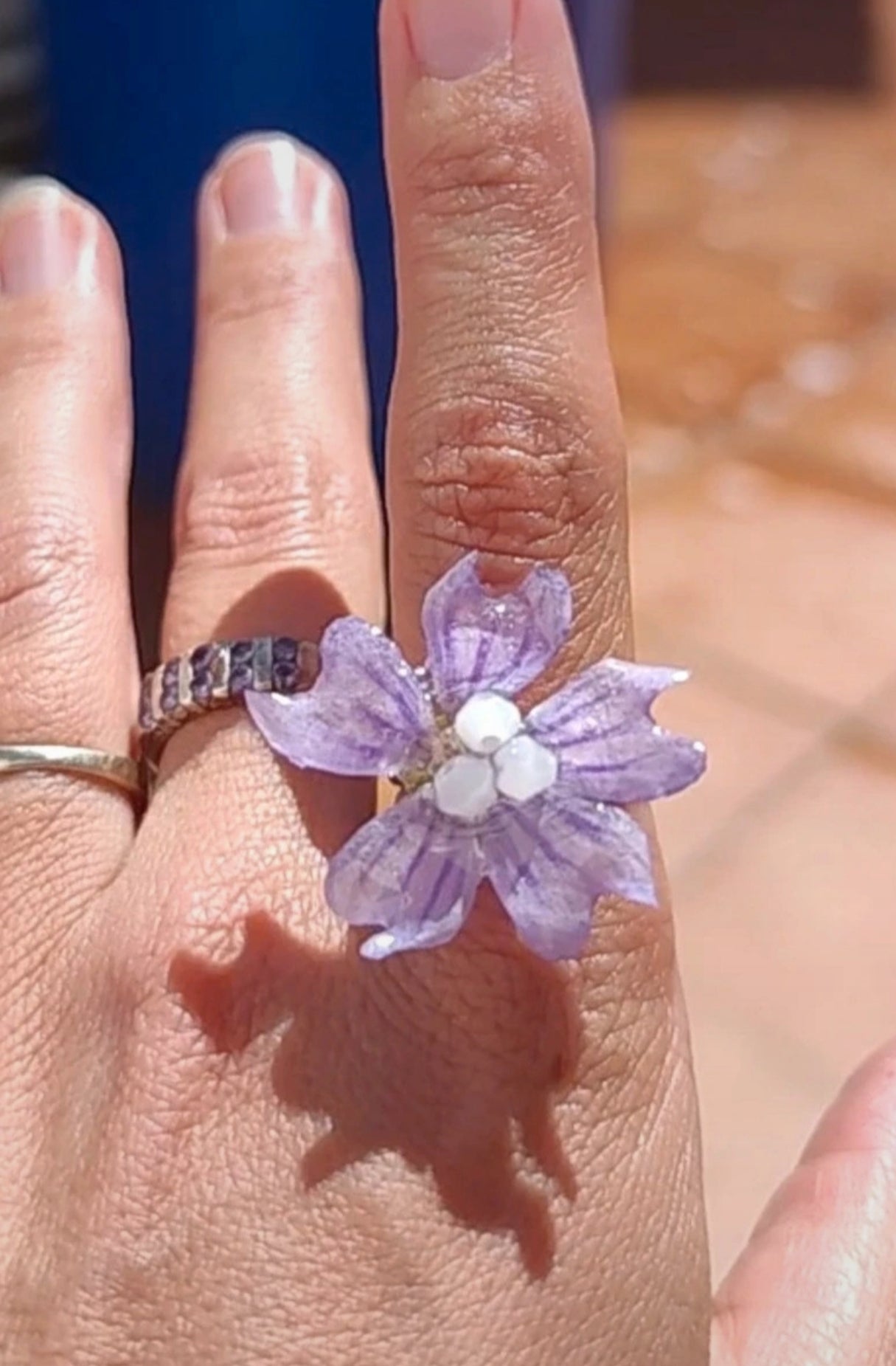 Anillo de malva real resinada