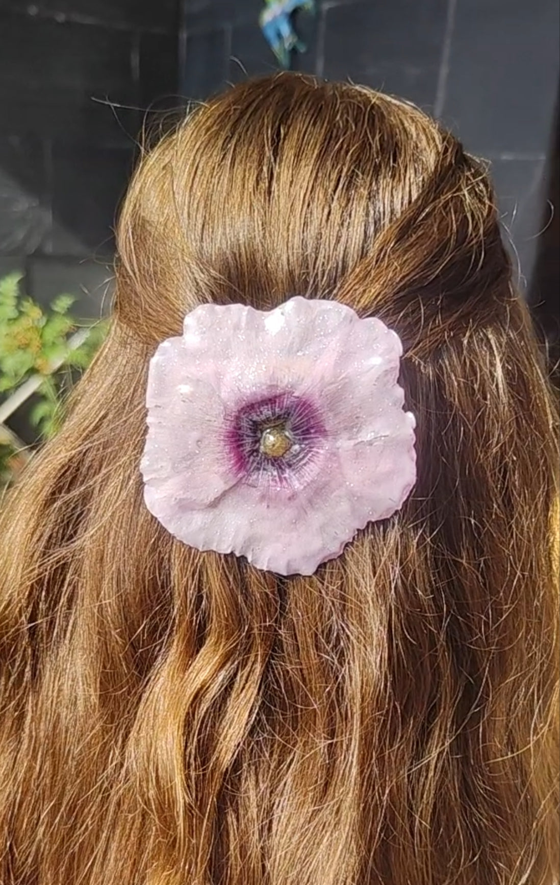 Horquilla de hibisco naranja real | Accesorio floral hecho a mano | Clip de flor tropical para el cabello | Joyería botánica | Boda boho o verano | Estilo fairycore cottagecore