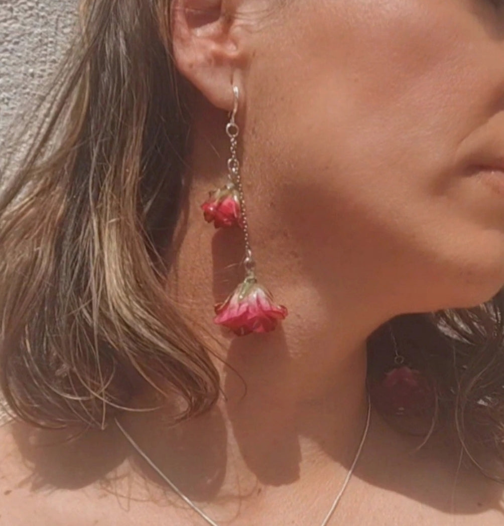 Pendientes de rosas reales resinadas