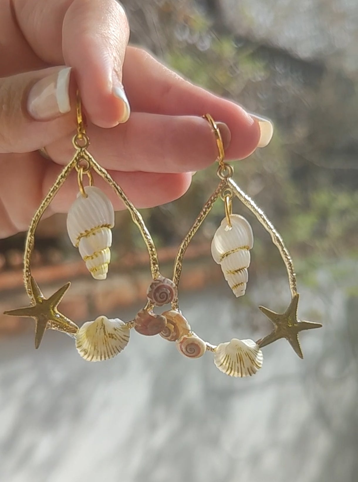 Pendientes con elementos marinos naturales