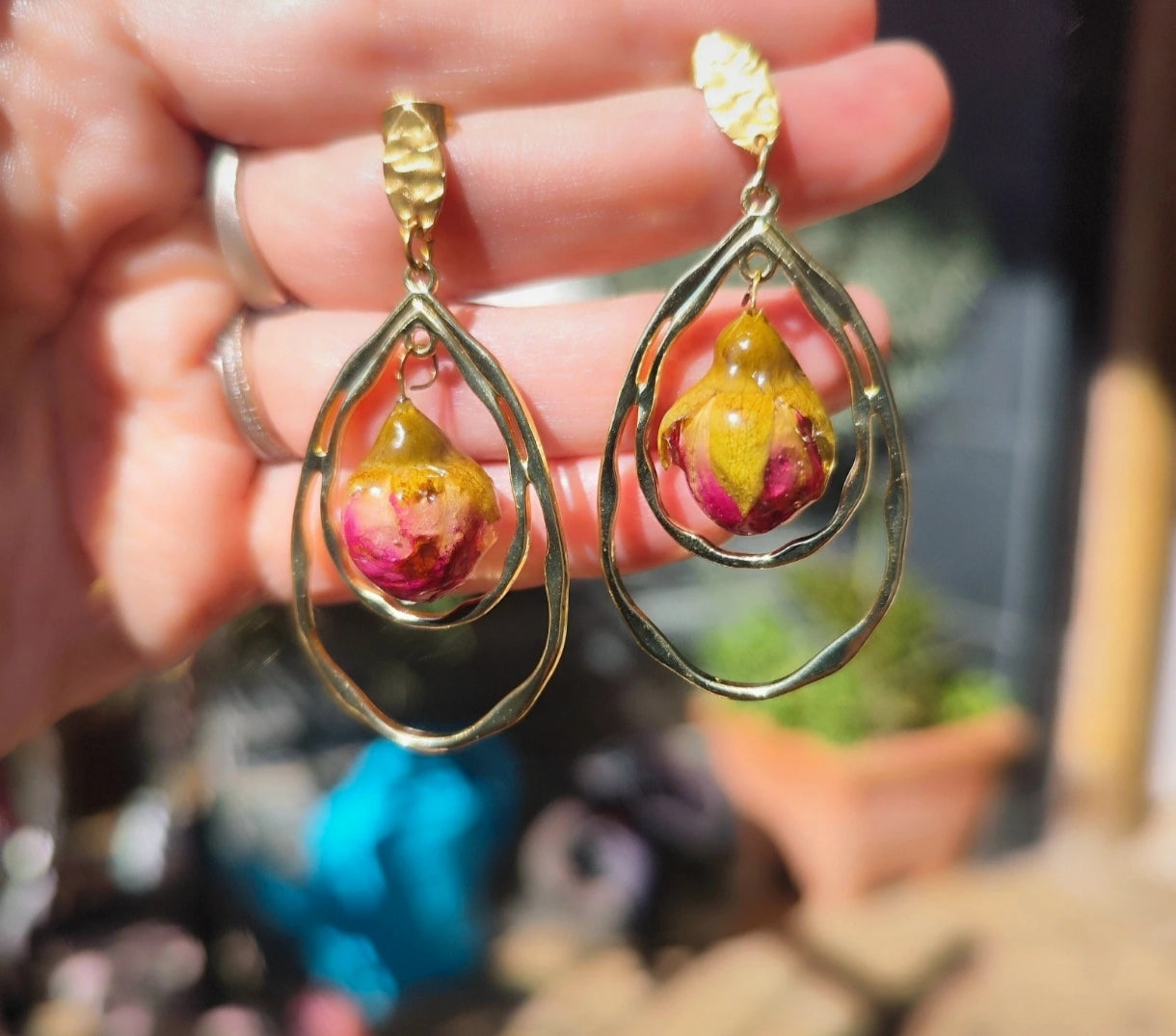 Pendientes de mini rosas reales