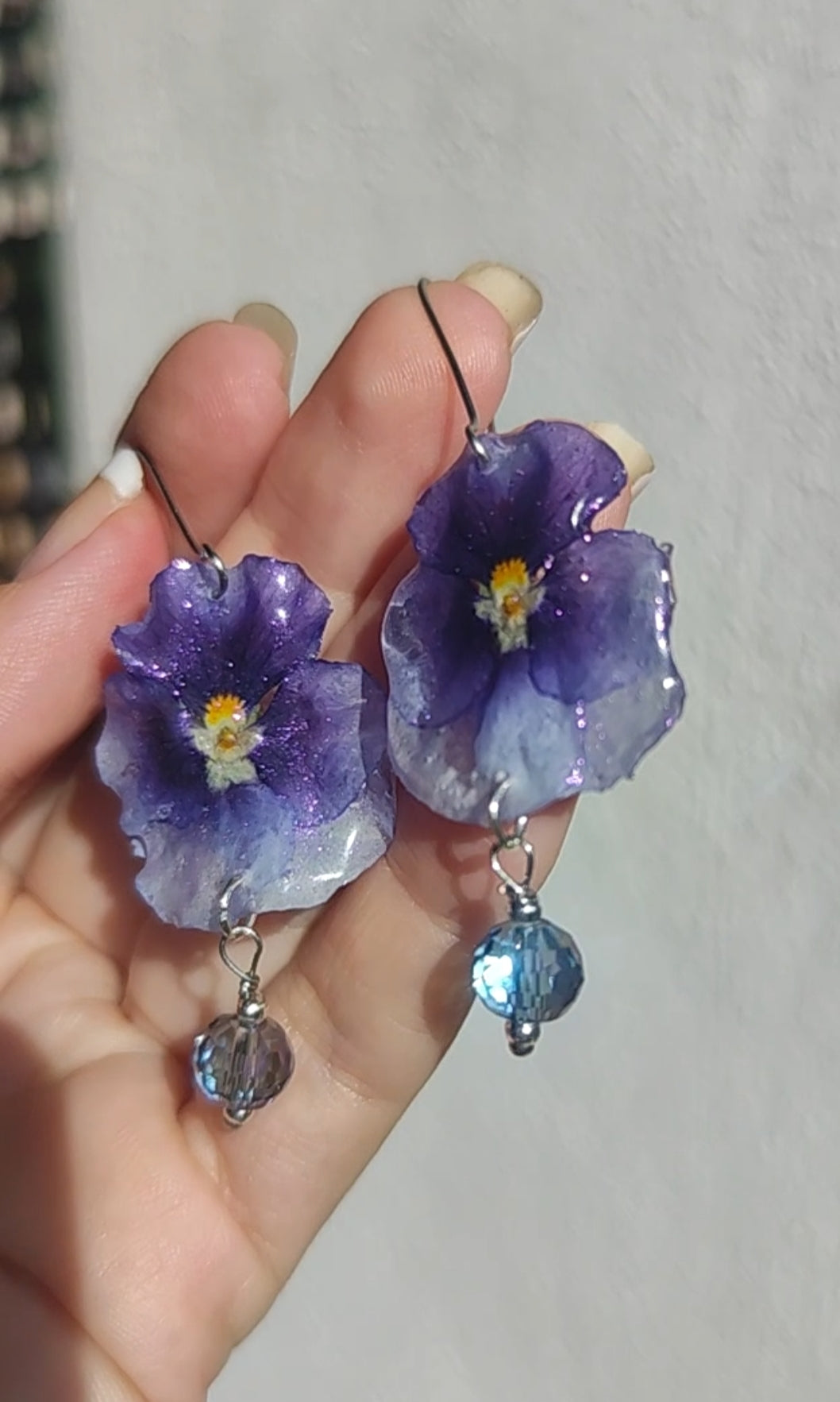 Pendientes de mini pensamientos auténticos resinados