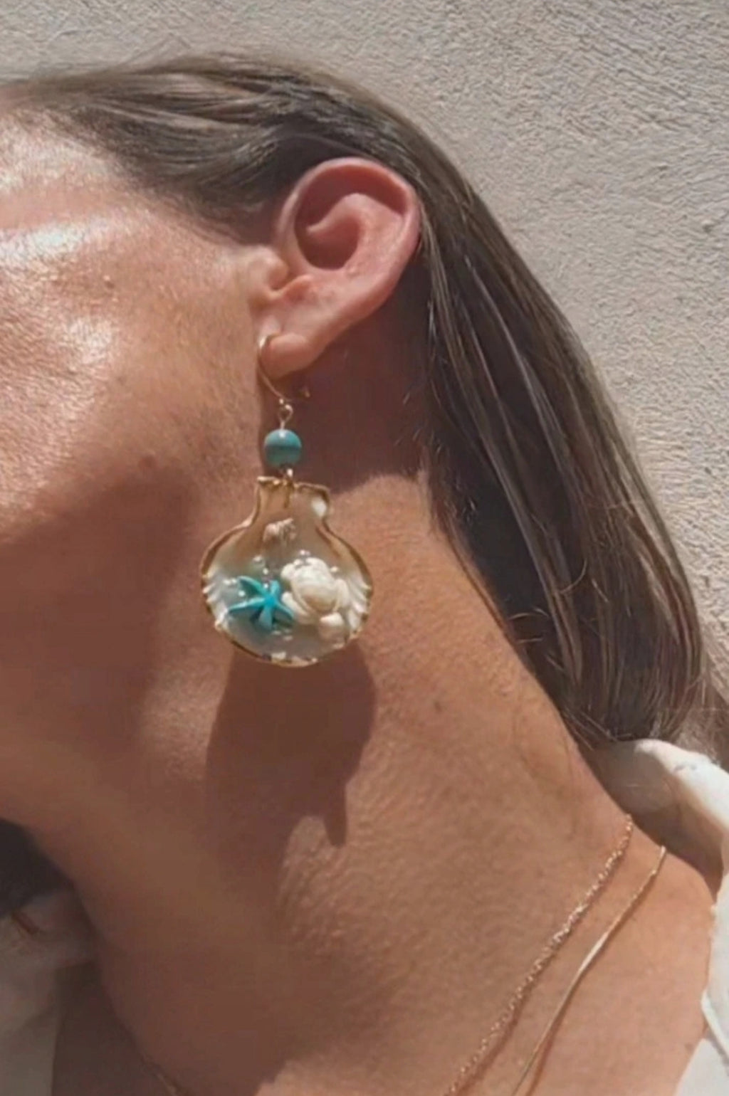 Pendientes artesanos para verano con concha natural