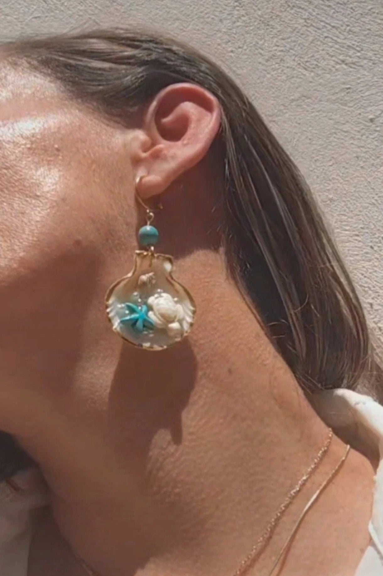 Pendientes artesanos para verano con concha natural