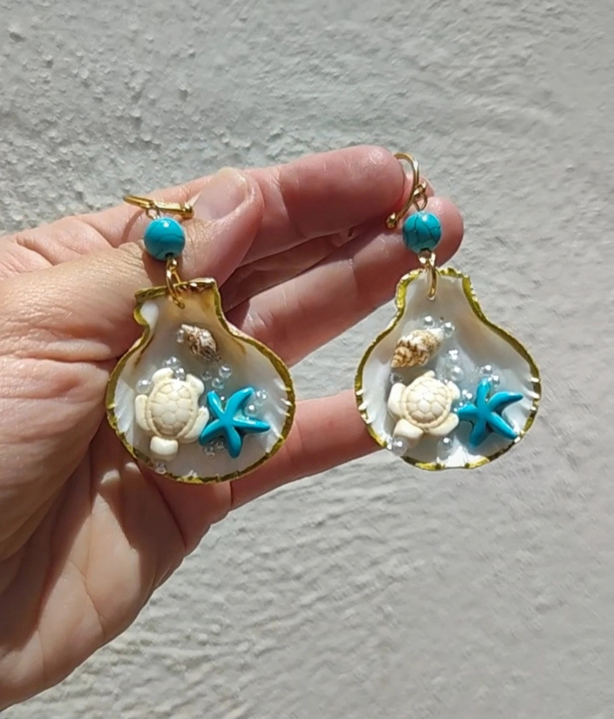 Pendientes artesanos para verano con concha natural
