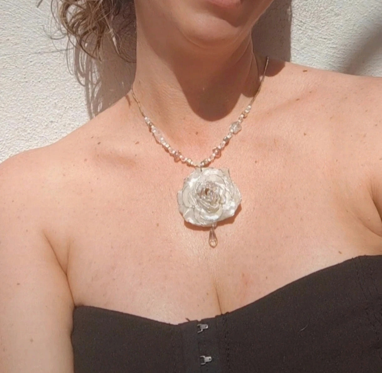 Collar con rosa natural en resina – Rosa real y auténtica Joyería artesanal con flores reales secas, regalo único inspirado en la naturaleza