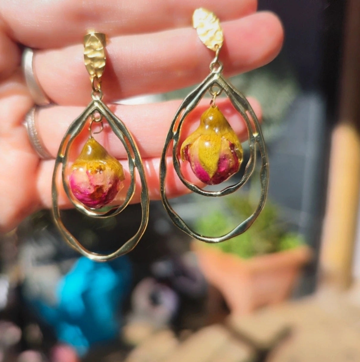Pendientes de mini rosas reales