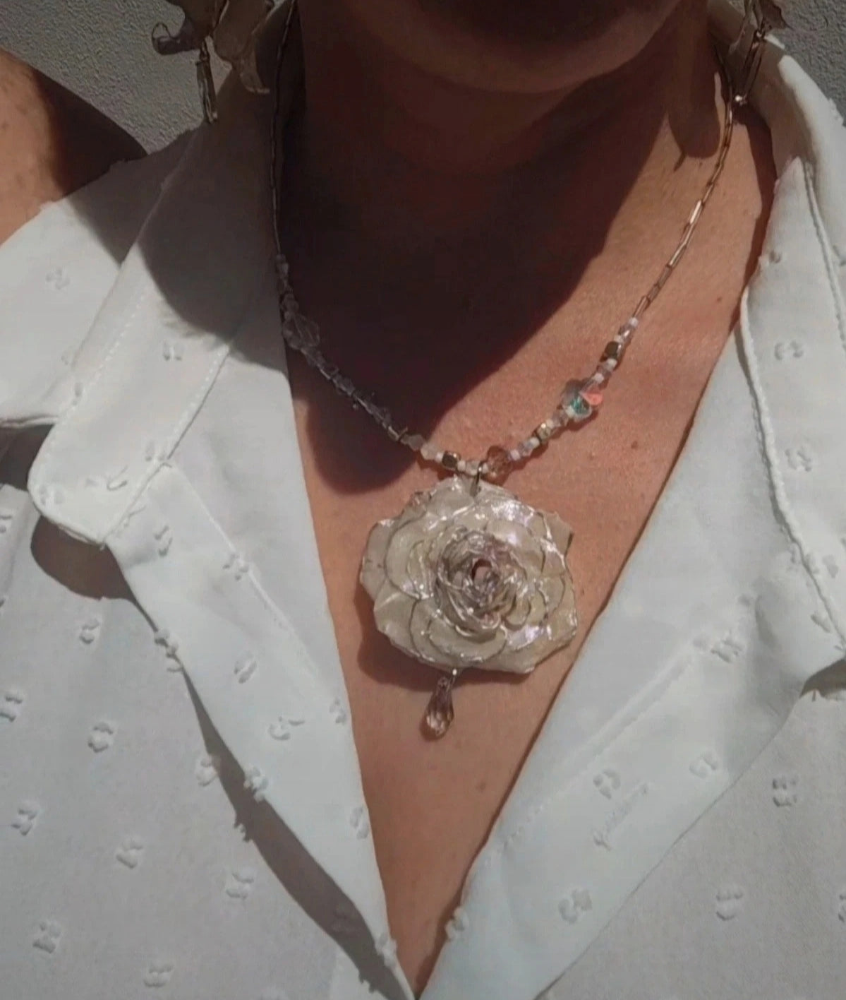 Collar con rosa natural en resina – Rosa real y auténtica Joyería artesanal con flores reales secas, regalo único inspirado en la naturaleza