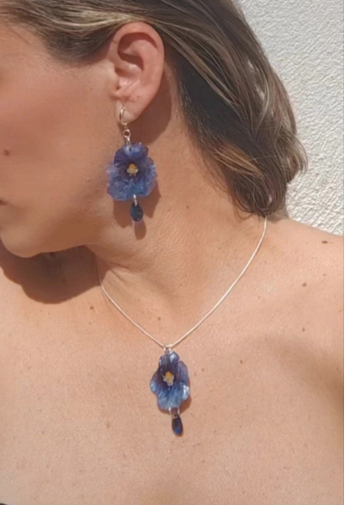 Conjunto de Pendientes y Colgante de Pensamientos Reales y auténticos en Resina. Joyería Botánica Hecha a Mano. Regalo para ella