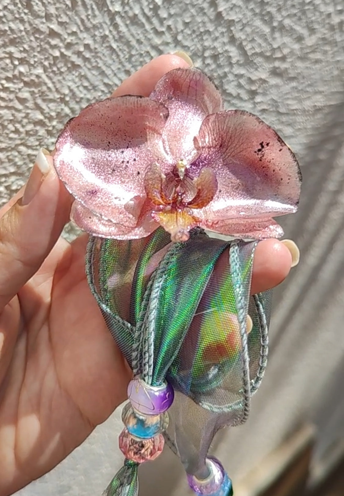 Collar de orquídea real resinada