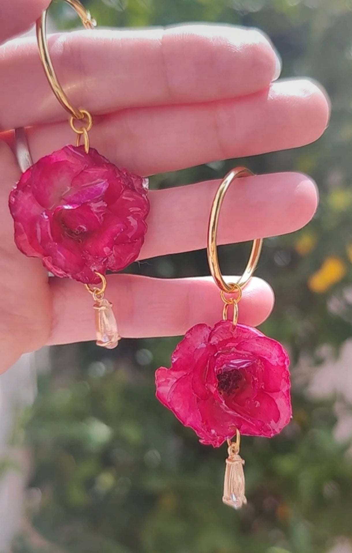 Pendientes de Rosa Real en Resina • Enganches de Acero Inoxidable Hipoalergénicos • Joyería Botánica Artesanal Única. Pendientes rosa auténtica