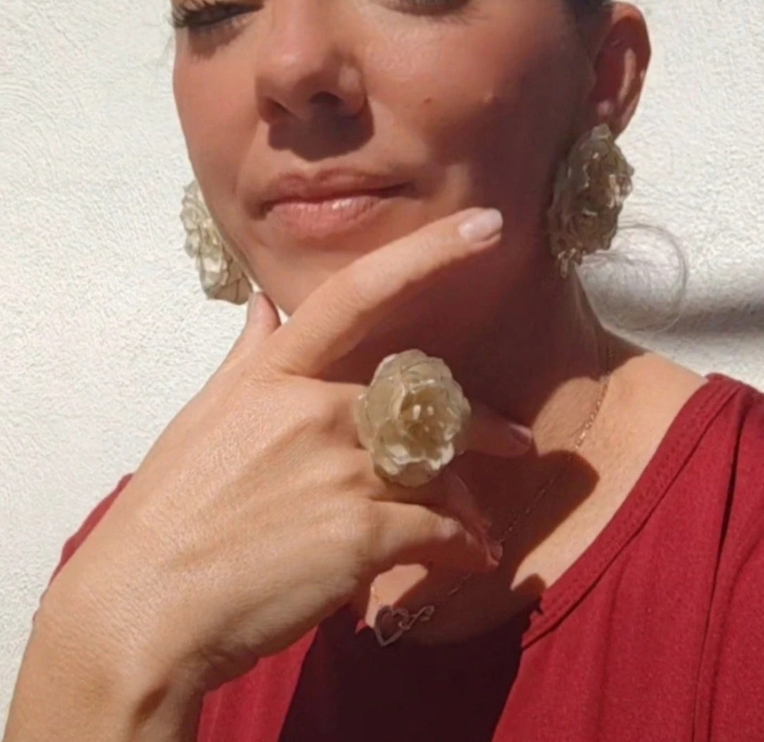 Anillo de rosa real resinada