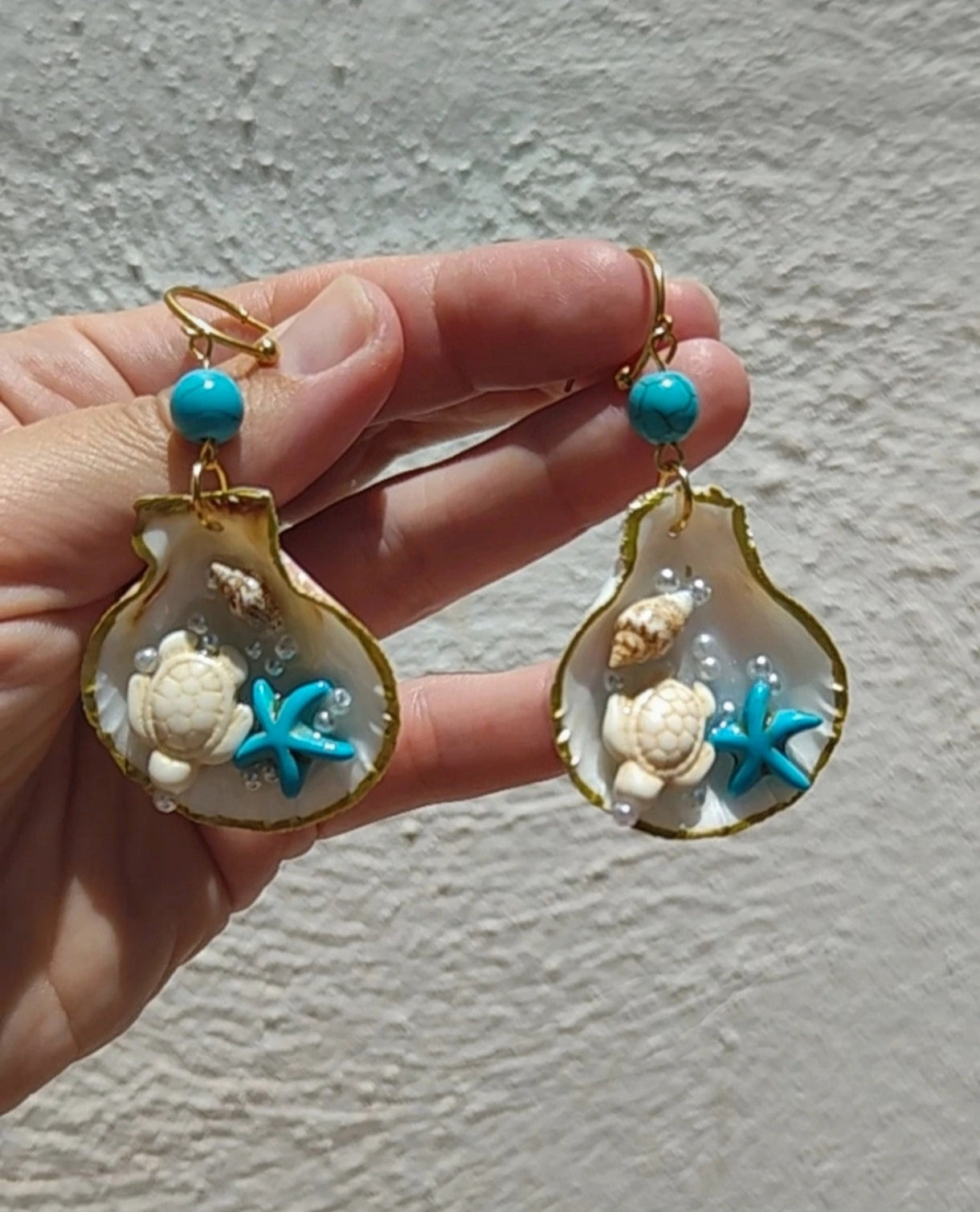 Pendientes artesanos para verano con concha natural