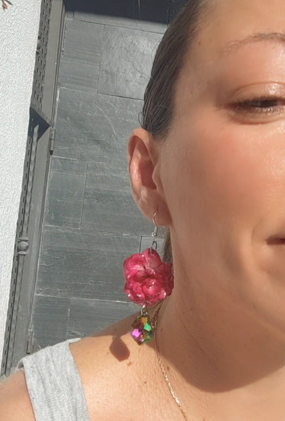 Pendientes artesanos de rosas reales resinadas