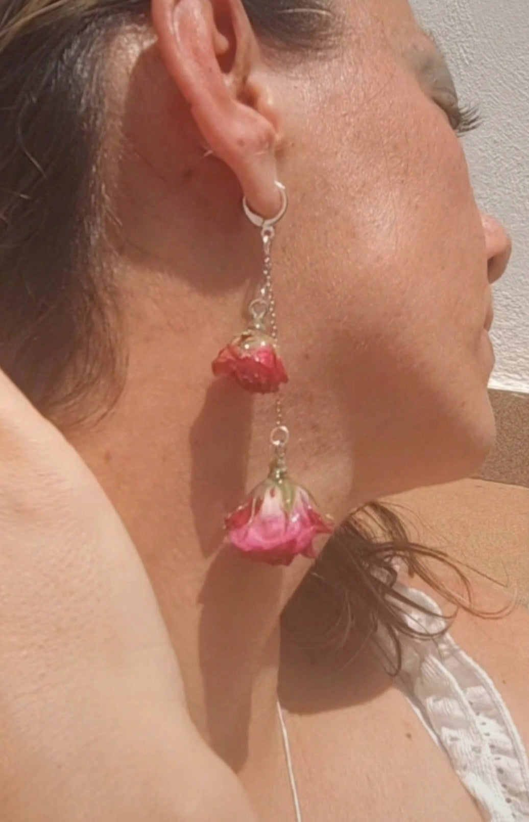 Pendientes de rosas reales resinadas