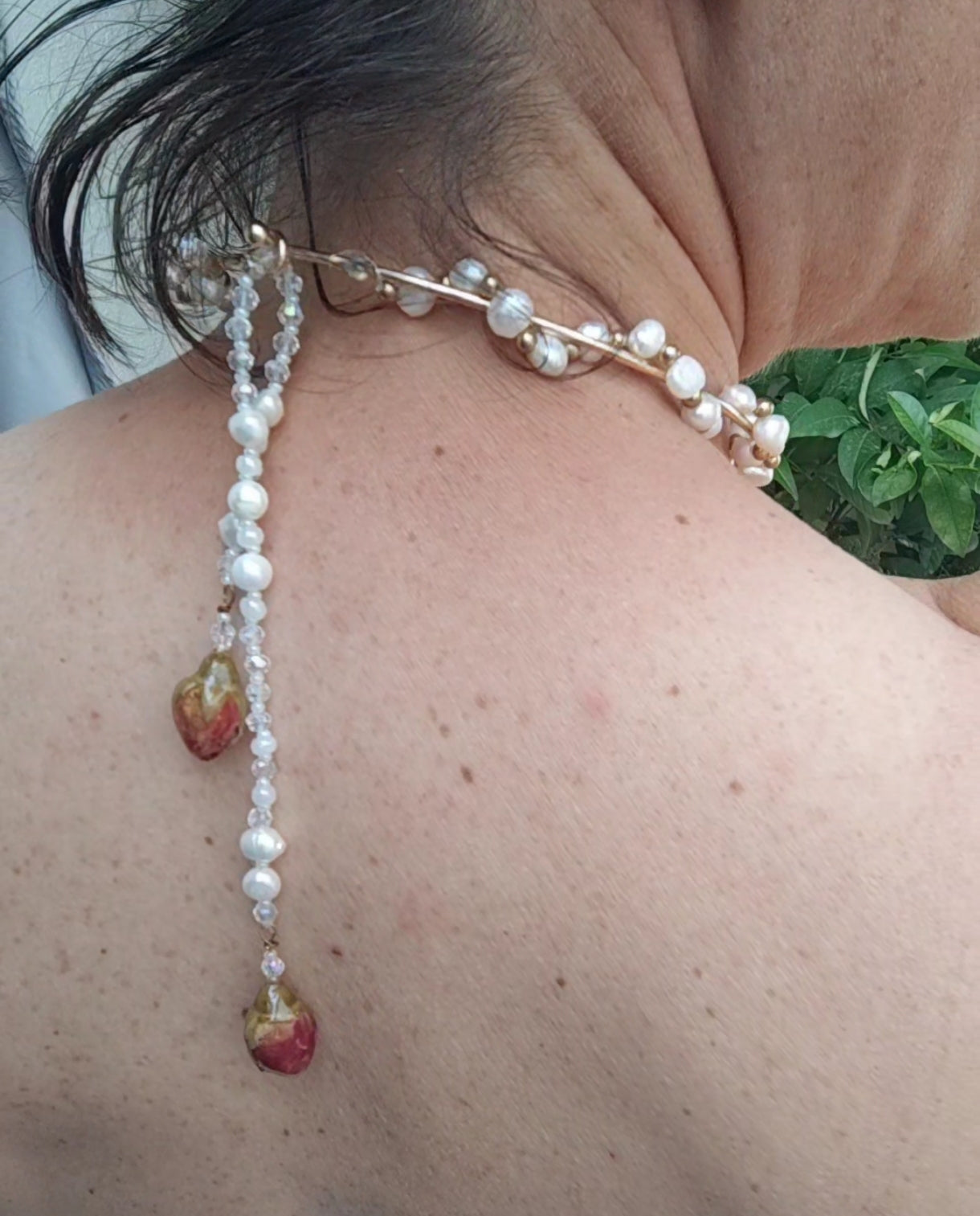 Collar Exclusivo de Perlas Naturales y Rosa Roja Preservada | Joyería Artesanal Única | eternalflowersbyMonicaDelgado