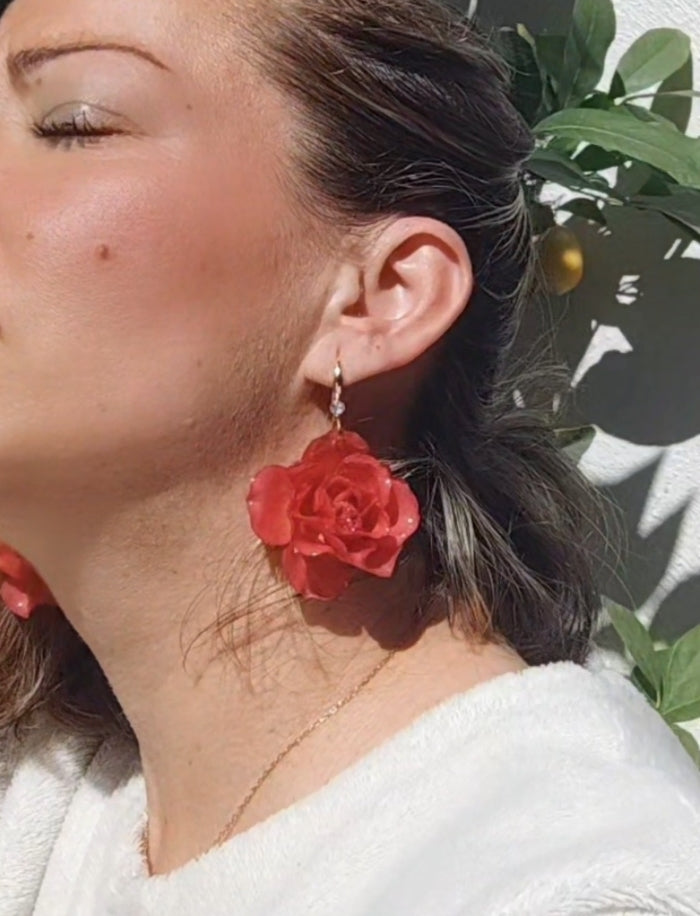 Pendientes artesanos de mini rosas