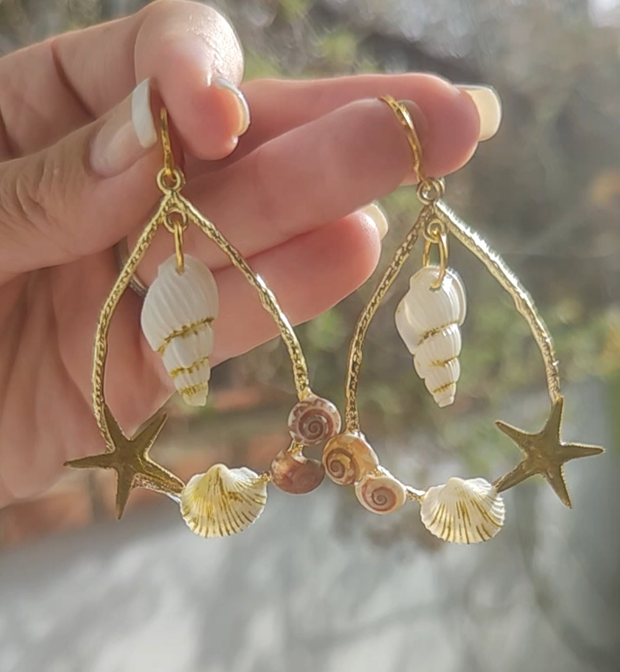 Pendientes con elementos marinos naturales