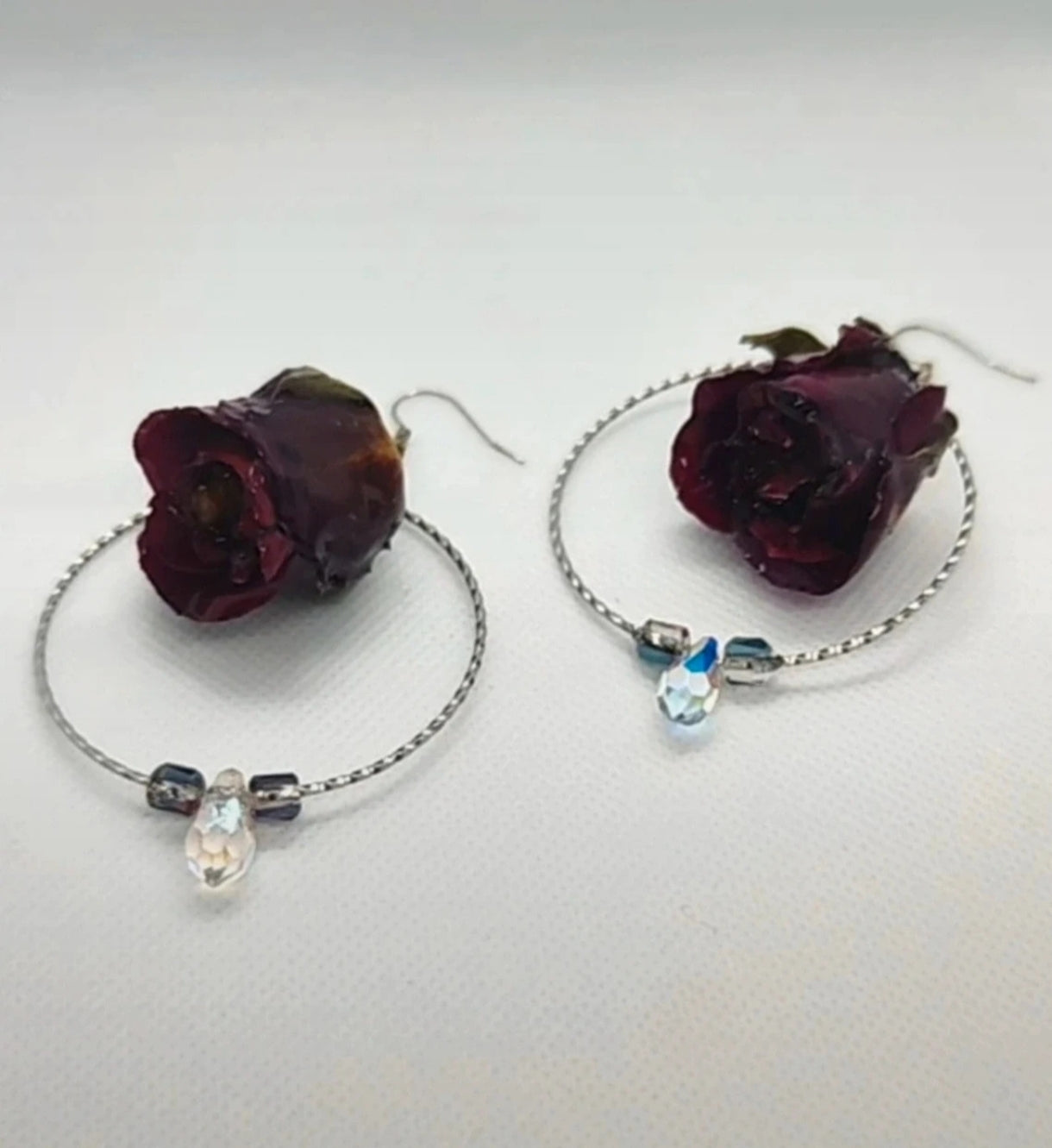 Pendientes de rosas reales resinadas