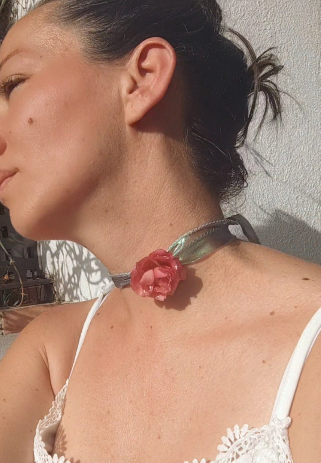Collar de rosa real resinada