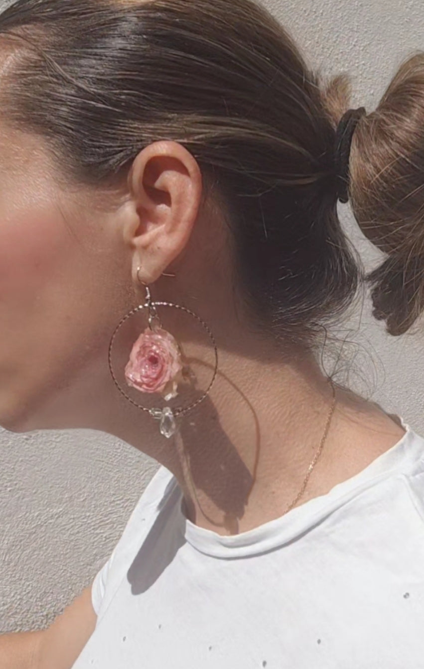 Pendientes de rosas reales resinadas