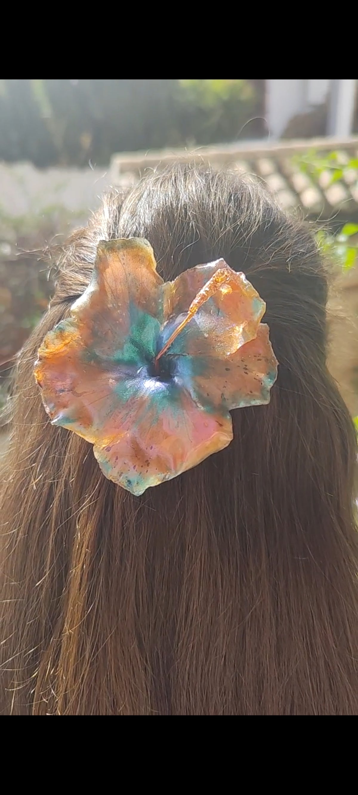 Clip de pelo con flor real, hibisco naranja y verde, pasador artesanal de resina, accesorio floral para el cabello, regalo original