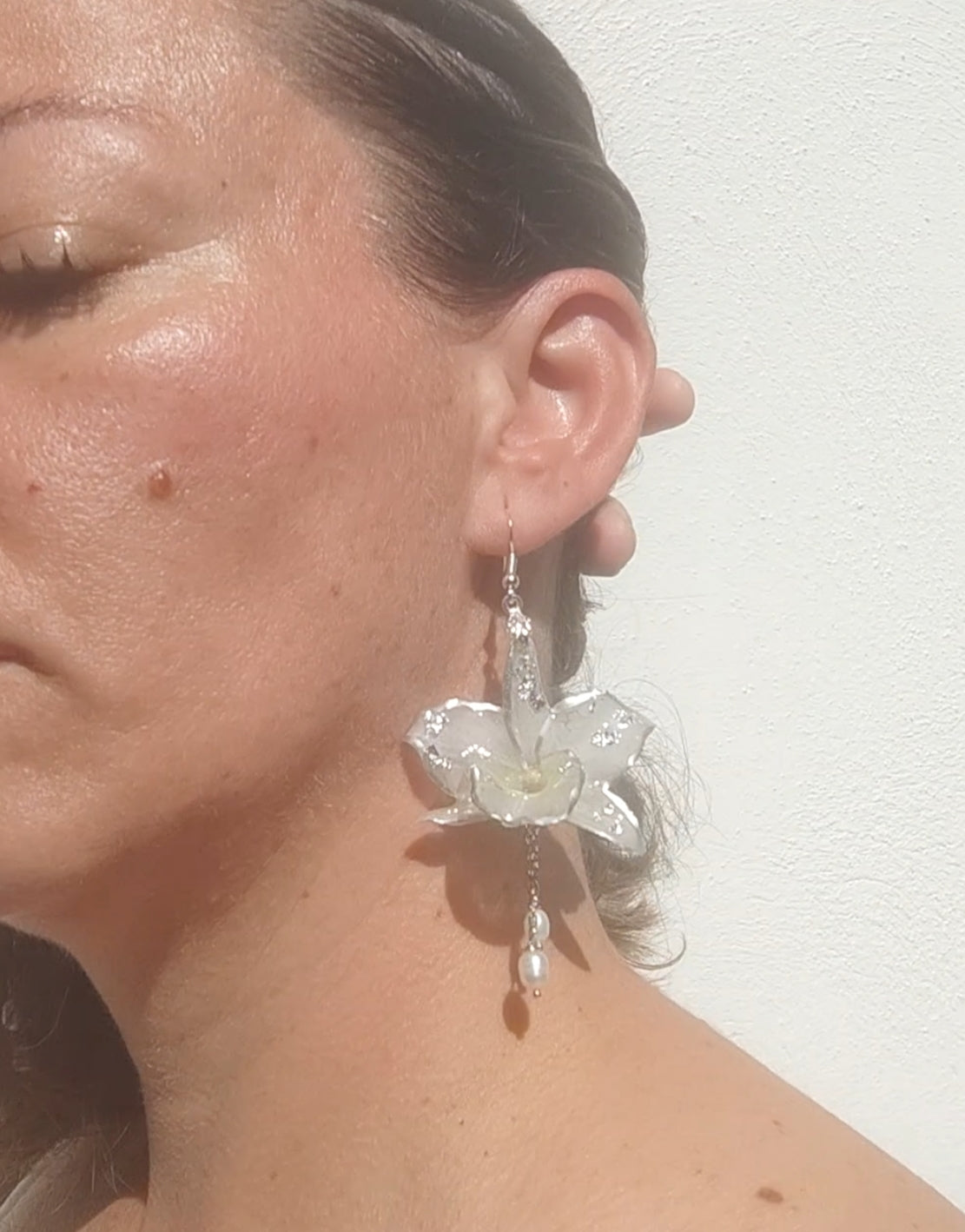 Pendientes Orquídea Natural Blanca en Resina, Joyería Floral Real Hecha a Mano, Pendientes Botánicos Elegantes, Regalo Mujer, Pendientes Novia