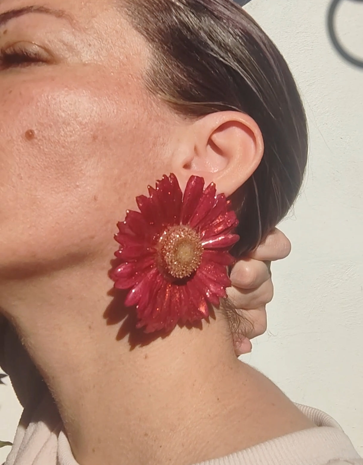 Real red Gerbera Flower Earrings. Handmade Resin Jewelry, Pressed Flowers, Botanical Floral Earrings Gift