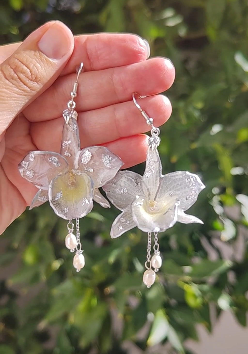 Pendientes Orquídea Natural Blanca en Resina, Joyería Floral Real Hecha a Mano, Pendientes Botánicos Elegantes, Regalo Mujer, Pendientes Novia
