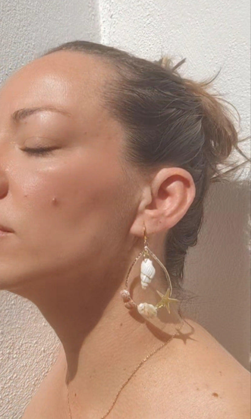 Pendientes con elementos marinos naturales