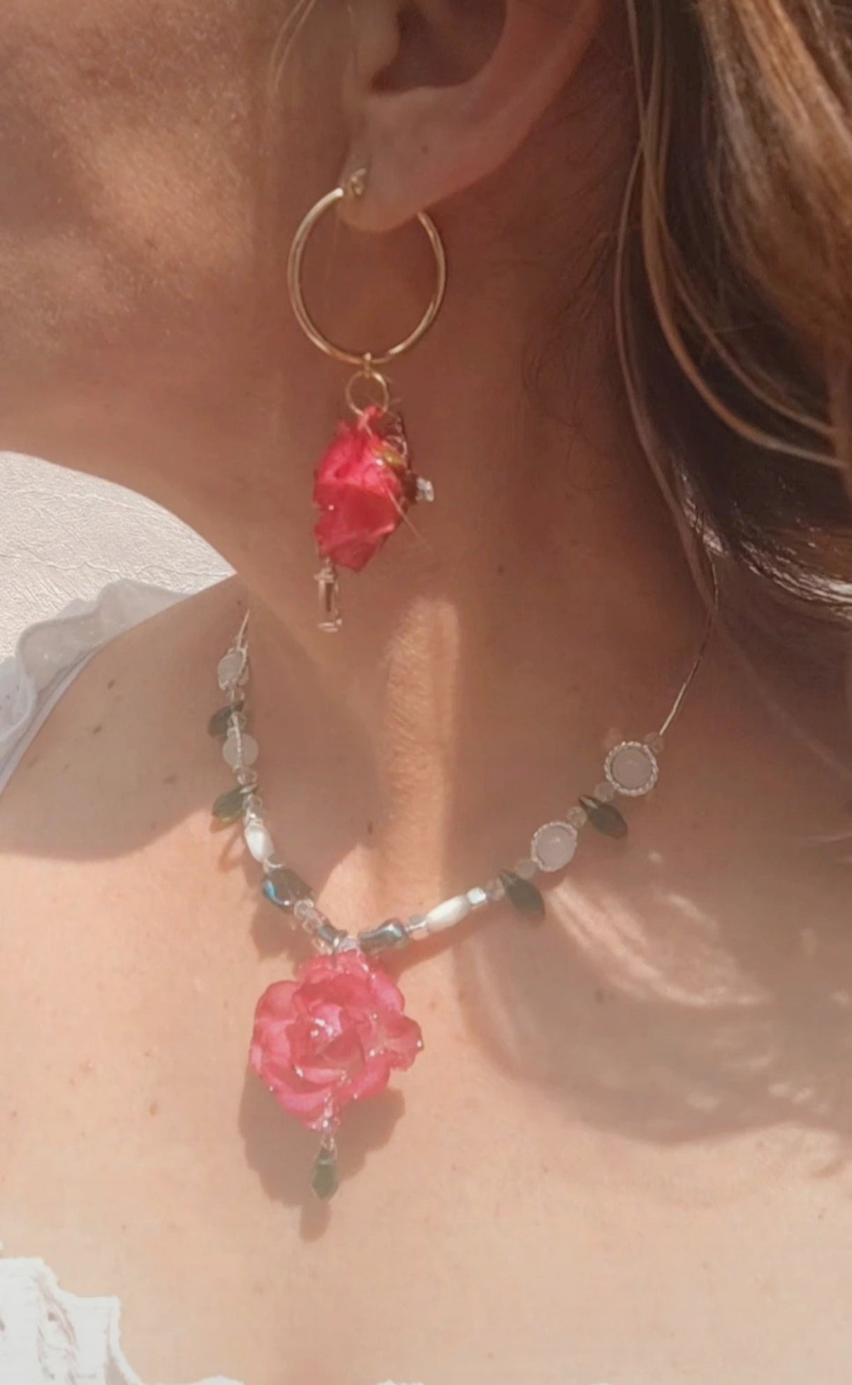 Collar con rosa natural real en resina – Joyería artesanal con flores reales secas - Colgante de collar de rosa real