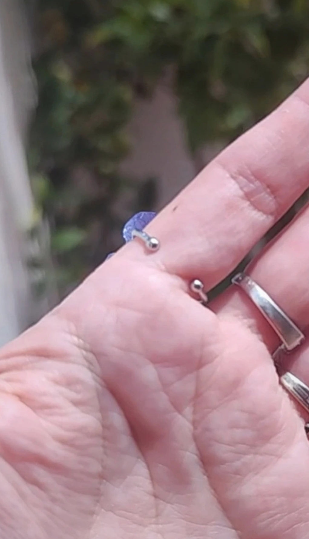 Anillo de pensamiento real resinado