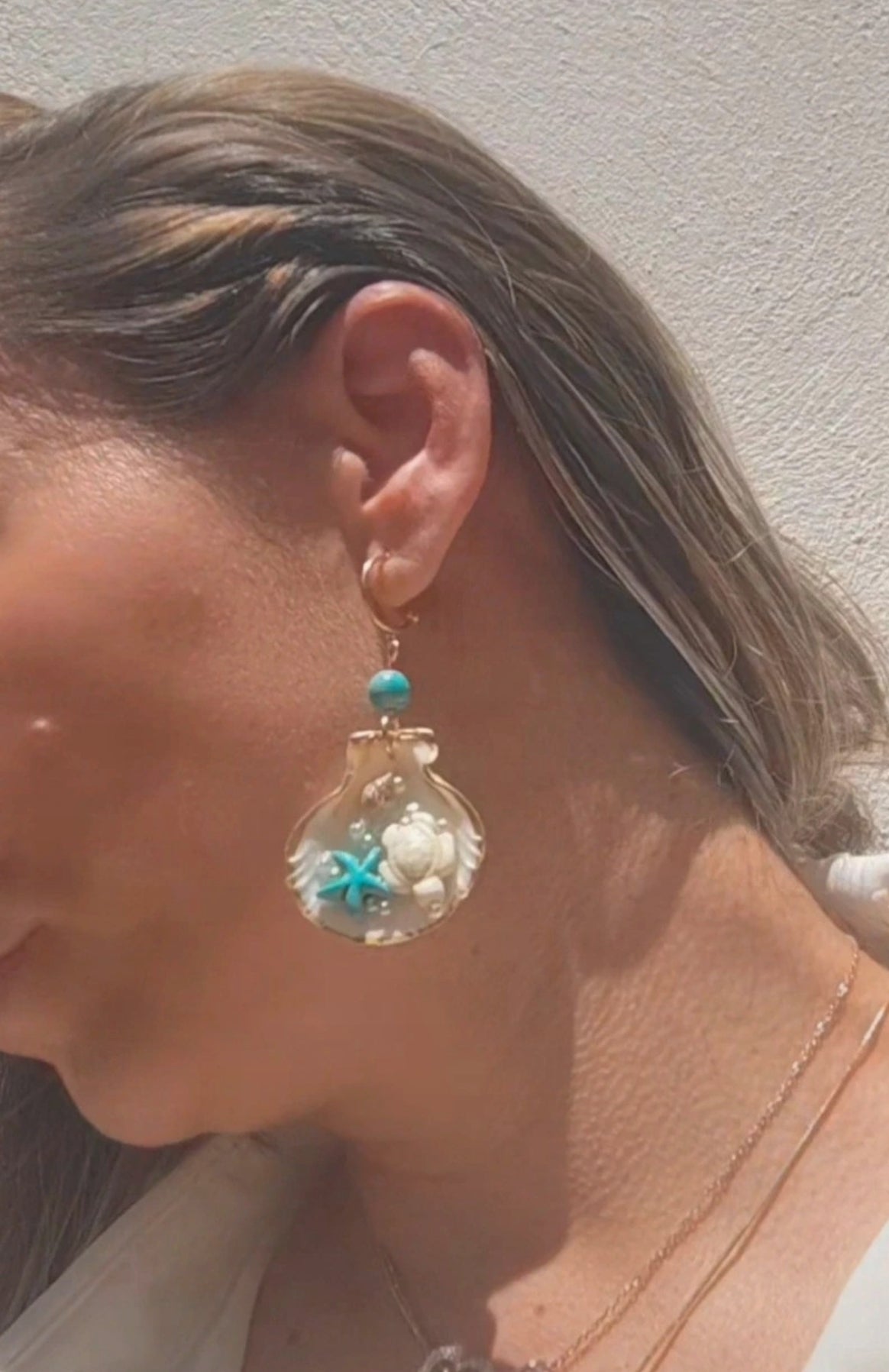 Pendientes artesanos para verano con concha natural