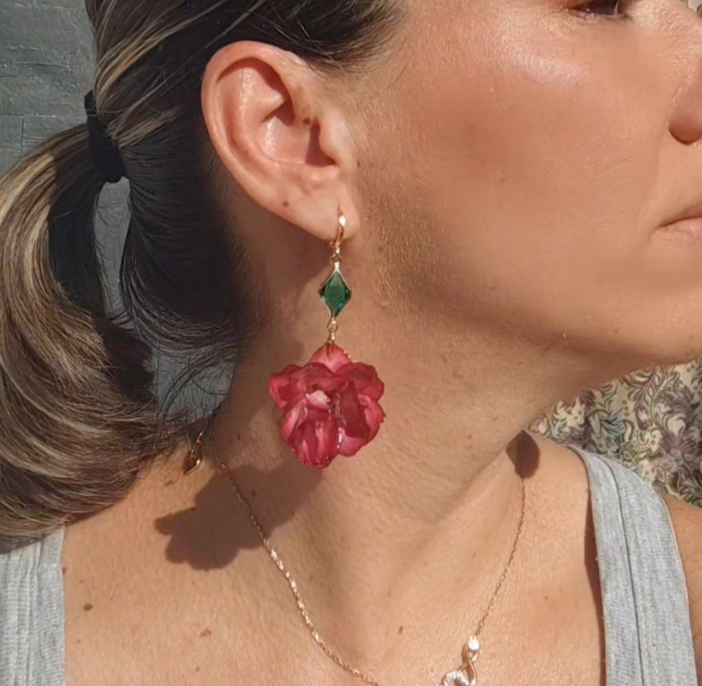 Pendientes de Rosa Real en Resina • Enganches de Acero Inoxidable Hipoalergénicos • Joyería Botánica Artesanal Única. Regalo rosa auténtica