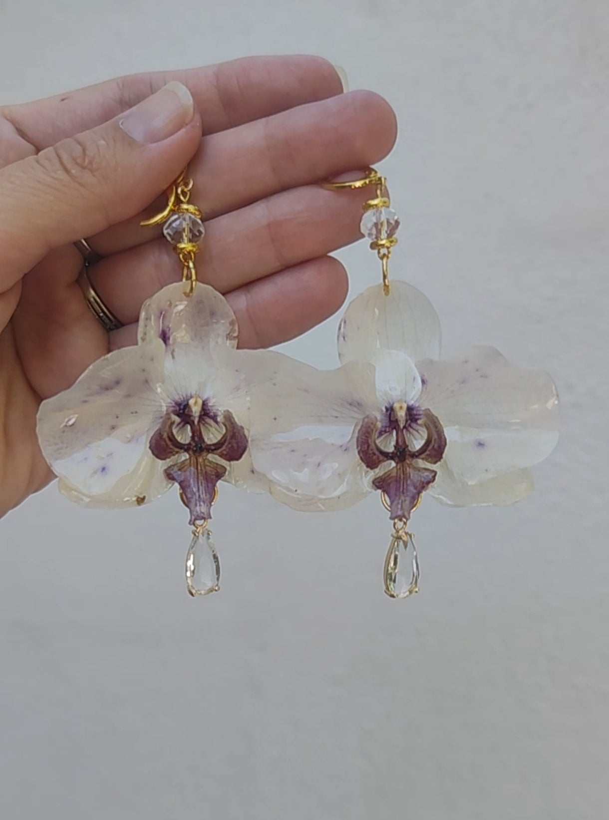Pendientes de orquídeas auténticas • En acero inoxidable. Joyería floral hecha a mano • Aros con diseño botánico • Pendientes naturales • Regalo floral excepcional • Joyería cottagecore