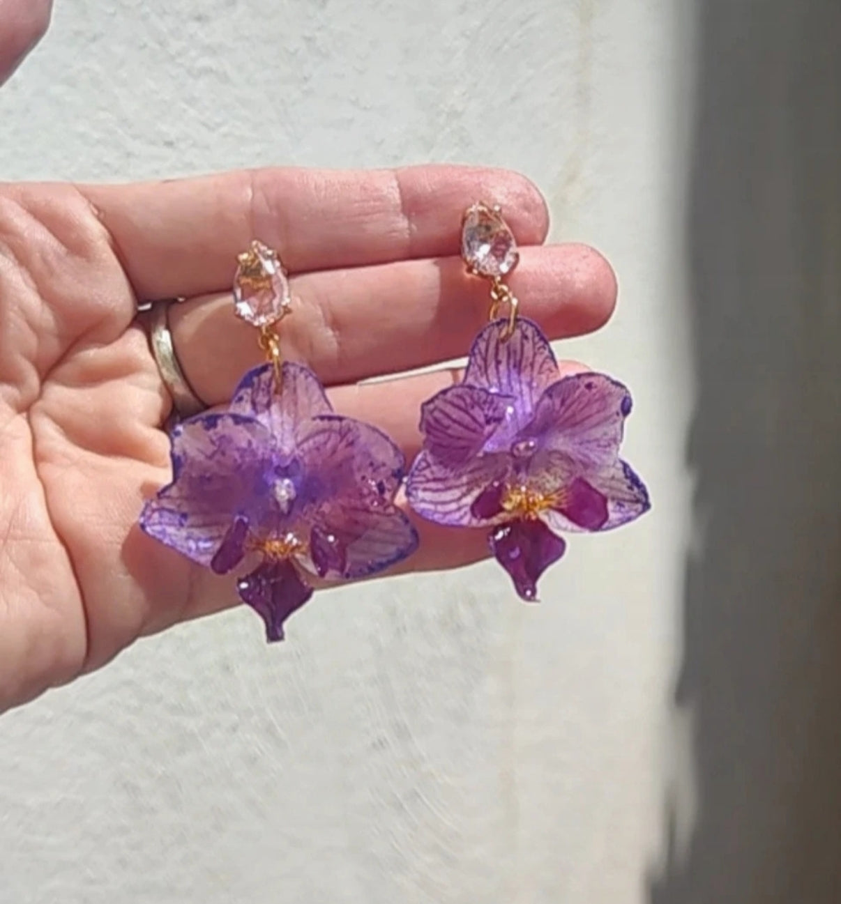 Pendientes de orquídea auténtica, joyería de resina hecha a mano, pendientes florales colgantes para mujer, regalo botánico