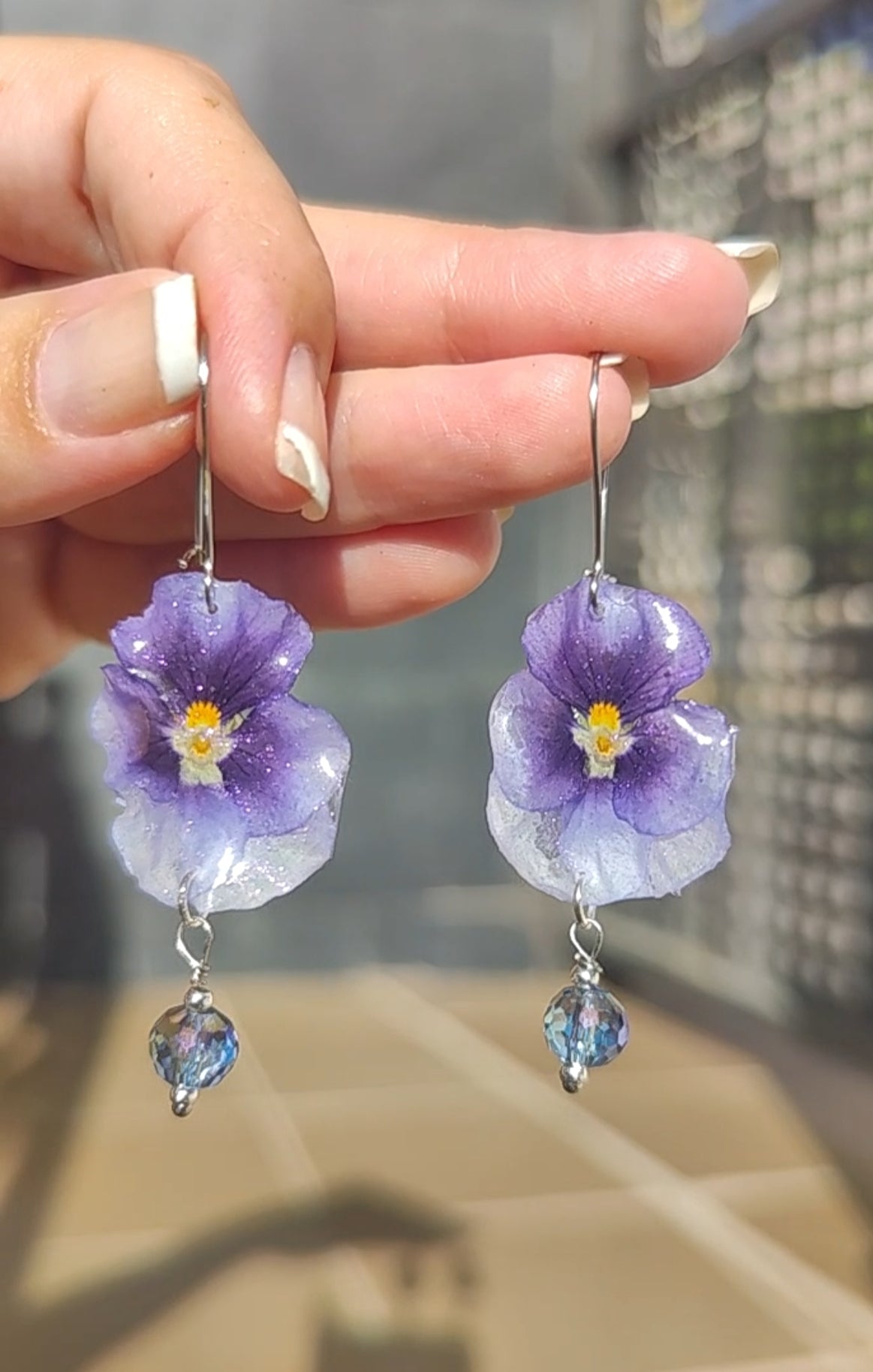 Pendientes de mini pensamientos auténticos resinados