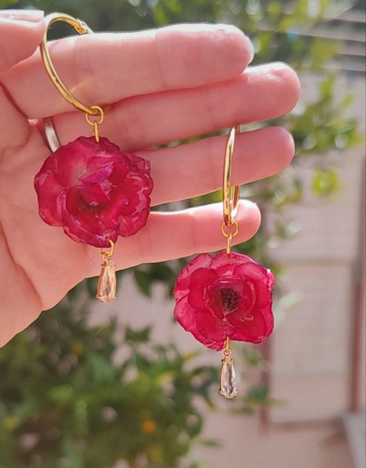 Pendientes de Rosa Real en Resina • Enganches de Acero Inoxidable Hipoalergénicos • Joyería Botánica Artesanal Única. Pendientes rosa auténtica